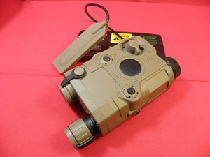             FMA PEQ-15 Laser &amp; Flash Light 장치(TAN)
